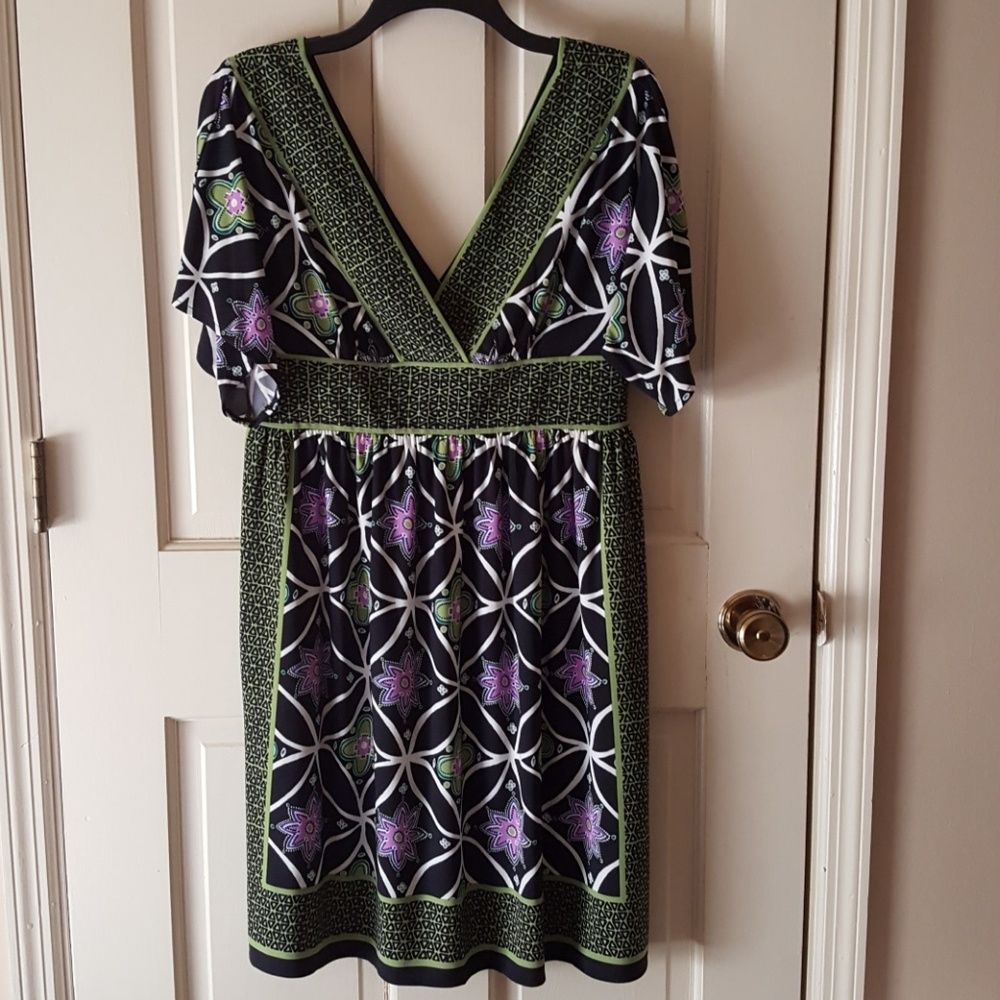 Double v-neck empire waist short sleeve knit dress